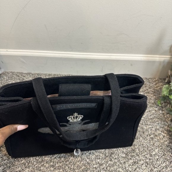 My Flat in London Black Tote Bag with Silver Bee Design - Picture 6 of 9